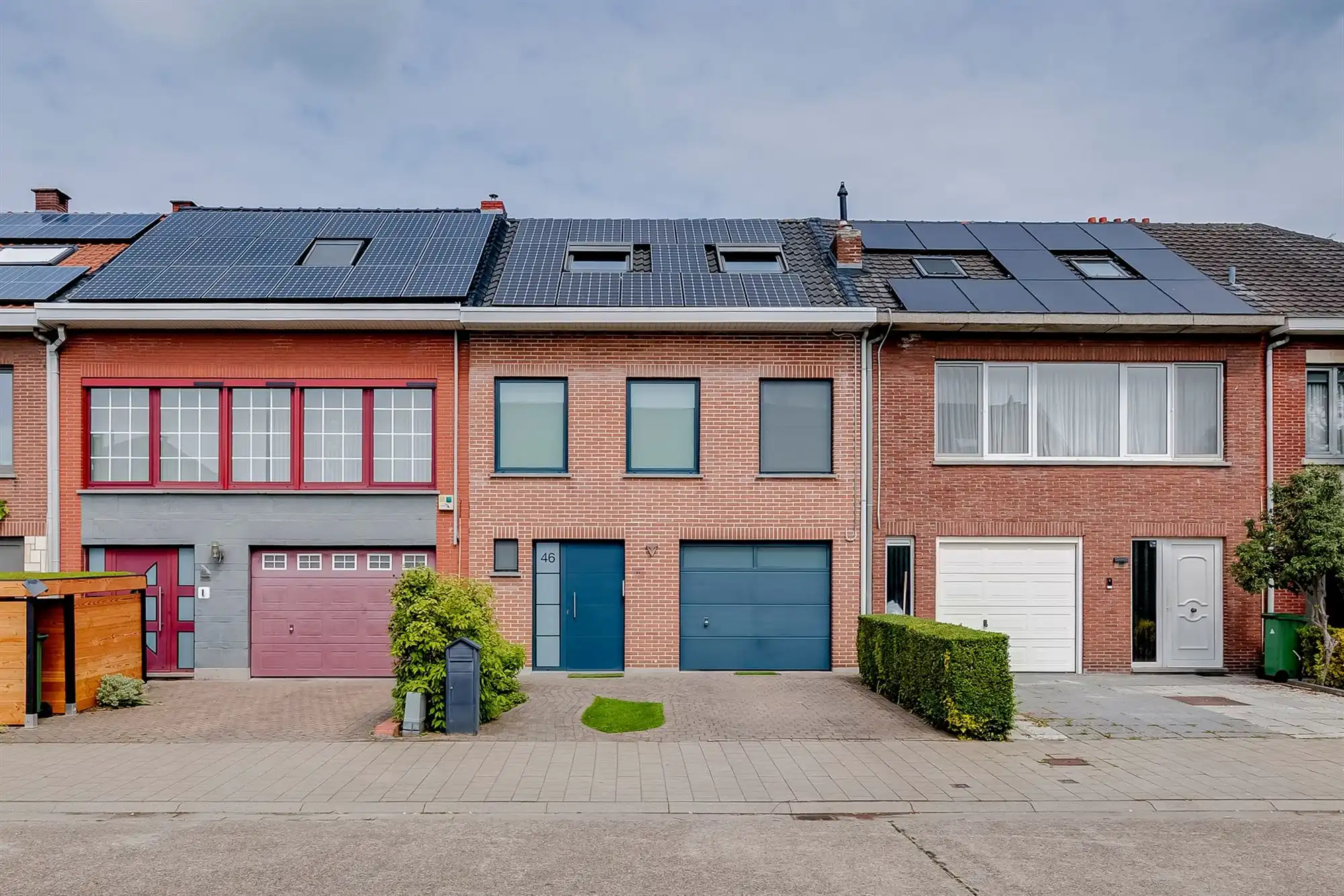 Prachtig huis met 3 slpk en een bureau te Ekeren foto {{pictureIndex}}