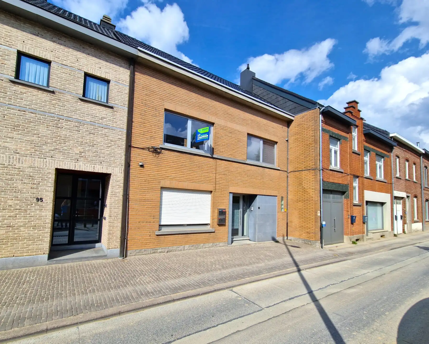 Duplexappartement met 2 slaapkamers en ruim terras te Lennik foto {{pictureIndex}}