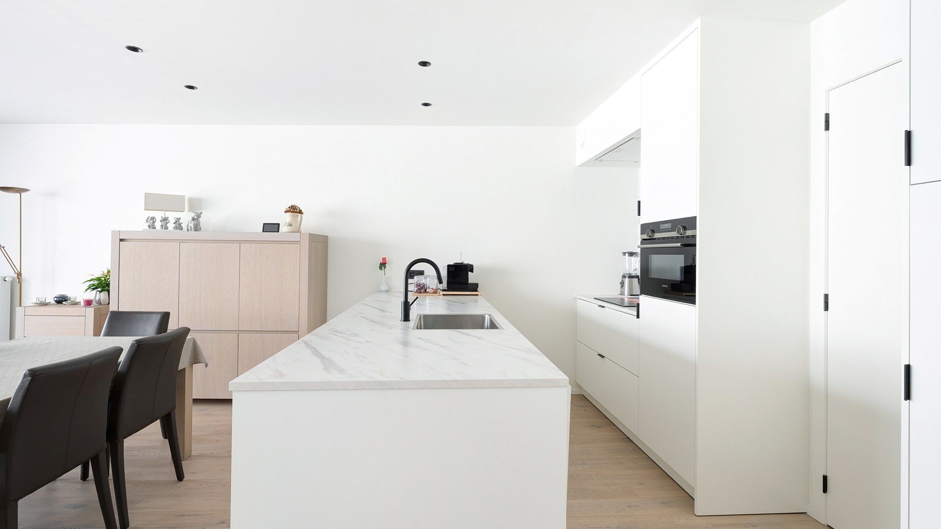 Nieuw appartement met 2 slaapkamers centraal gelegen te Heist foto 7