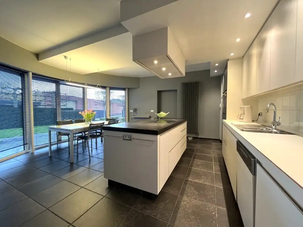 Moorslede - Karaktervolle herenwoning met licht, ruimte en veelzijdige mogelijkheden foto 10