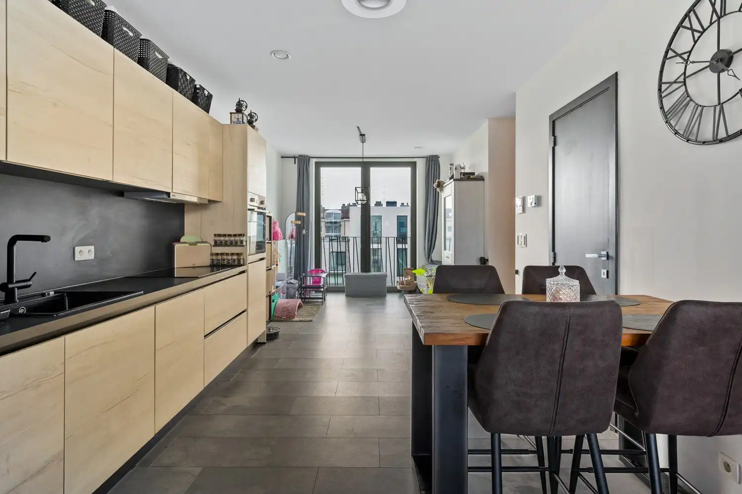 Modern appartement met 2 slaapkamers en terras op toplocatie in Lier! foto 9