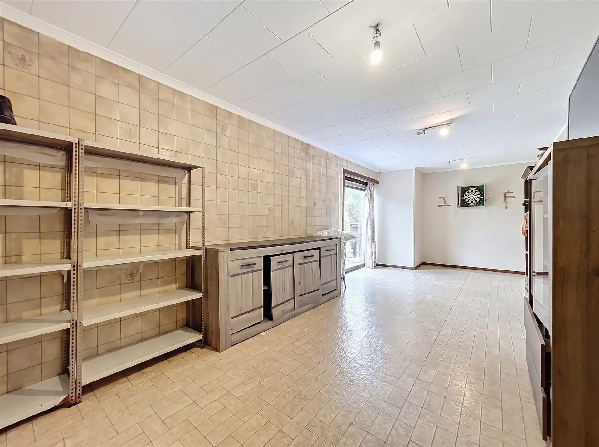 Woning met magazijn en kantoor op perceel van 2185m² foto 13