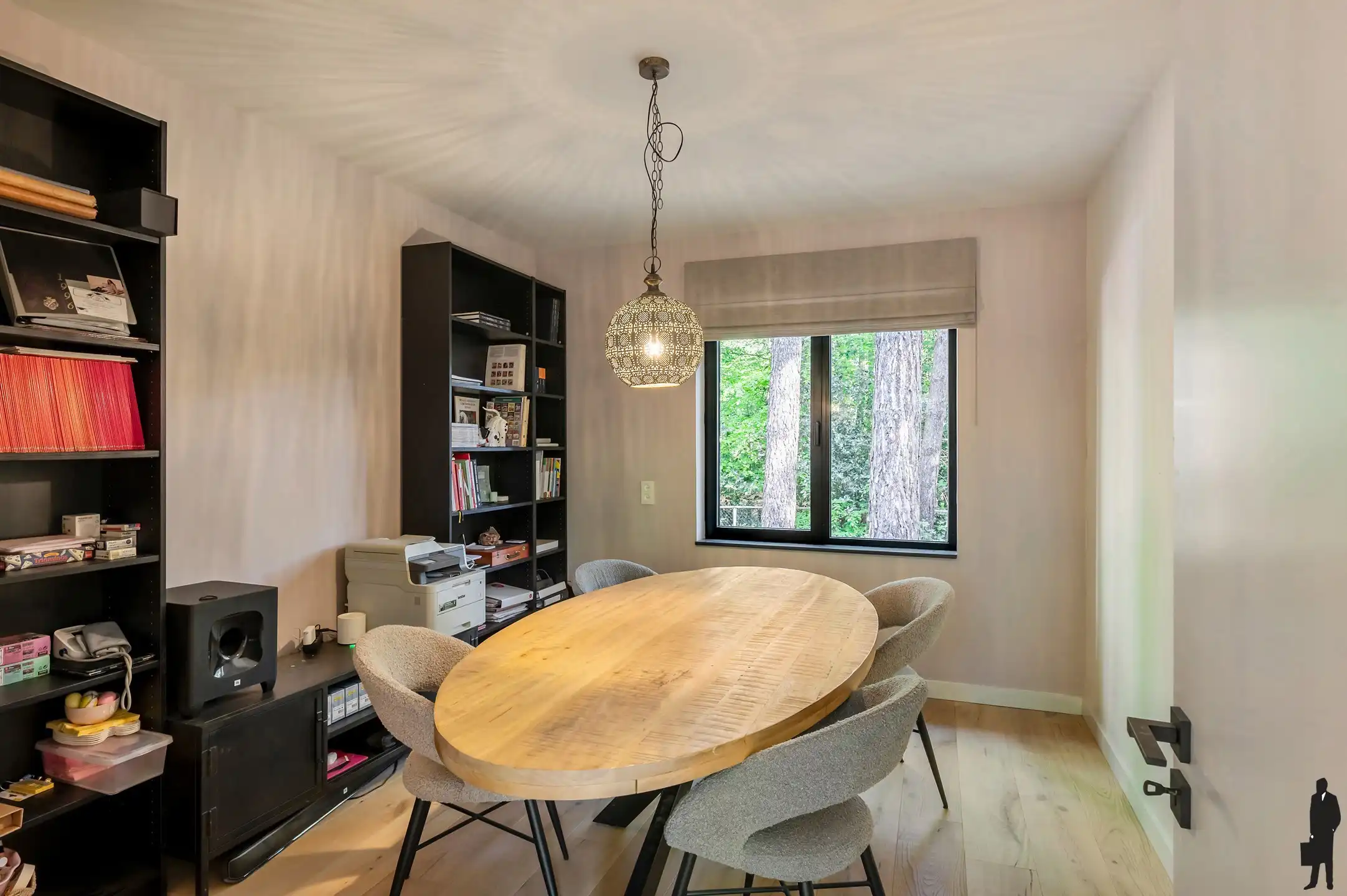 Volledig vernieuwde laagbouwvilla met 4 slaapkamers op residentiële ligging te Dennendael. foto 29