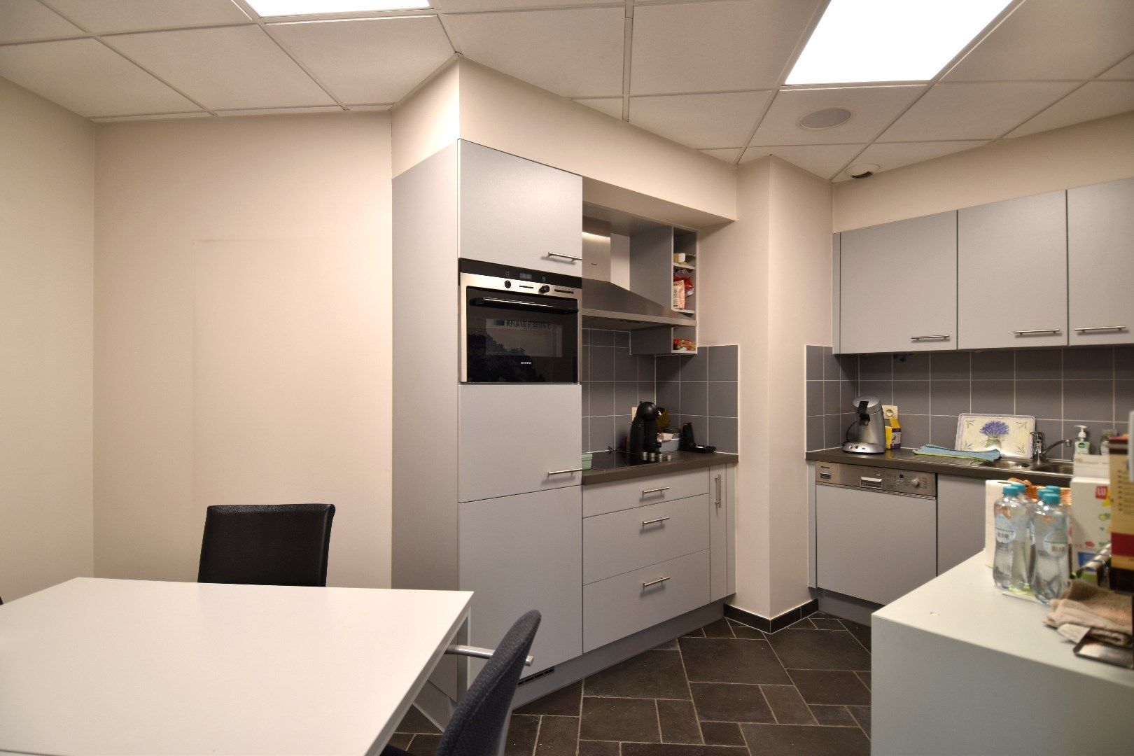 Commercieel pand geschikt voor gelijkvloers wonen, te koop in Gullegem foto 12