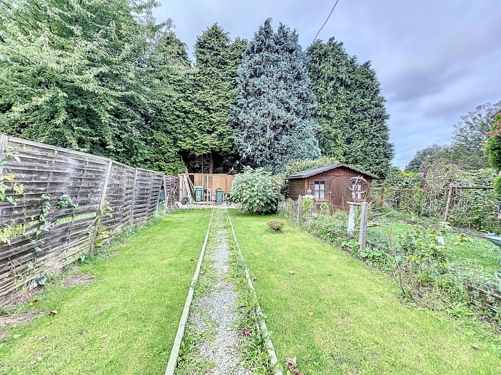 Instapklare rijwoning met 3slpks - tuin op de stadsrand. foto 32