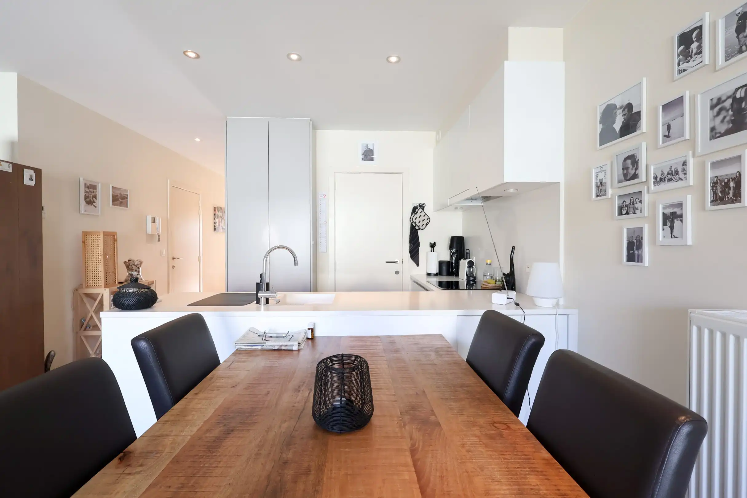 Modern appartement met 2 slaapkamers en parking te Oostduinkerke foto 2