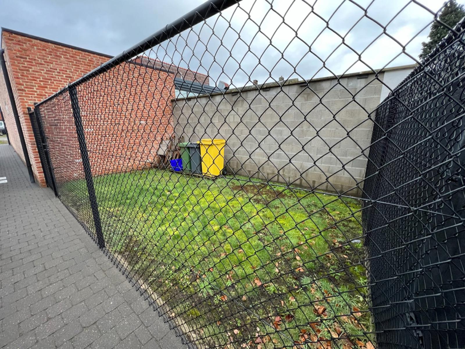 GLV app met 3slpk, tuin en parking foto 20