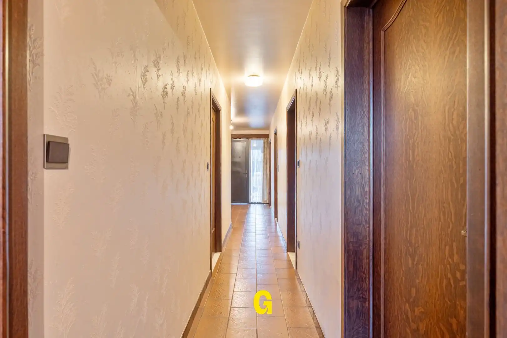 Op te frissen 3-slaapkamer appartement (124 m²) met terras, tuin en garage op wandelafstand van het centrum foto 16