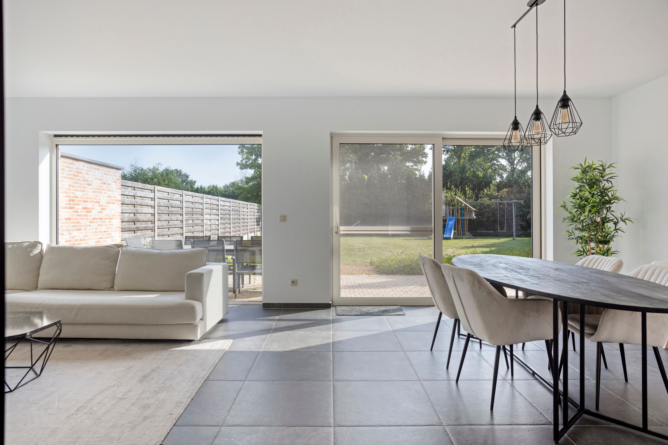 BEN woning met 4 slaapkamers, tuin & garage op toplocatie foto 3
