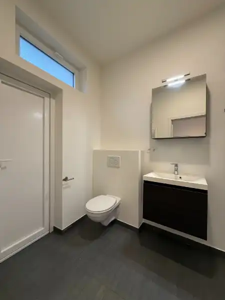 Leuk vernieuwd appartement nabij de Vlaanderenstraat foto 8