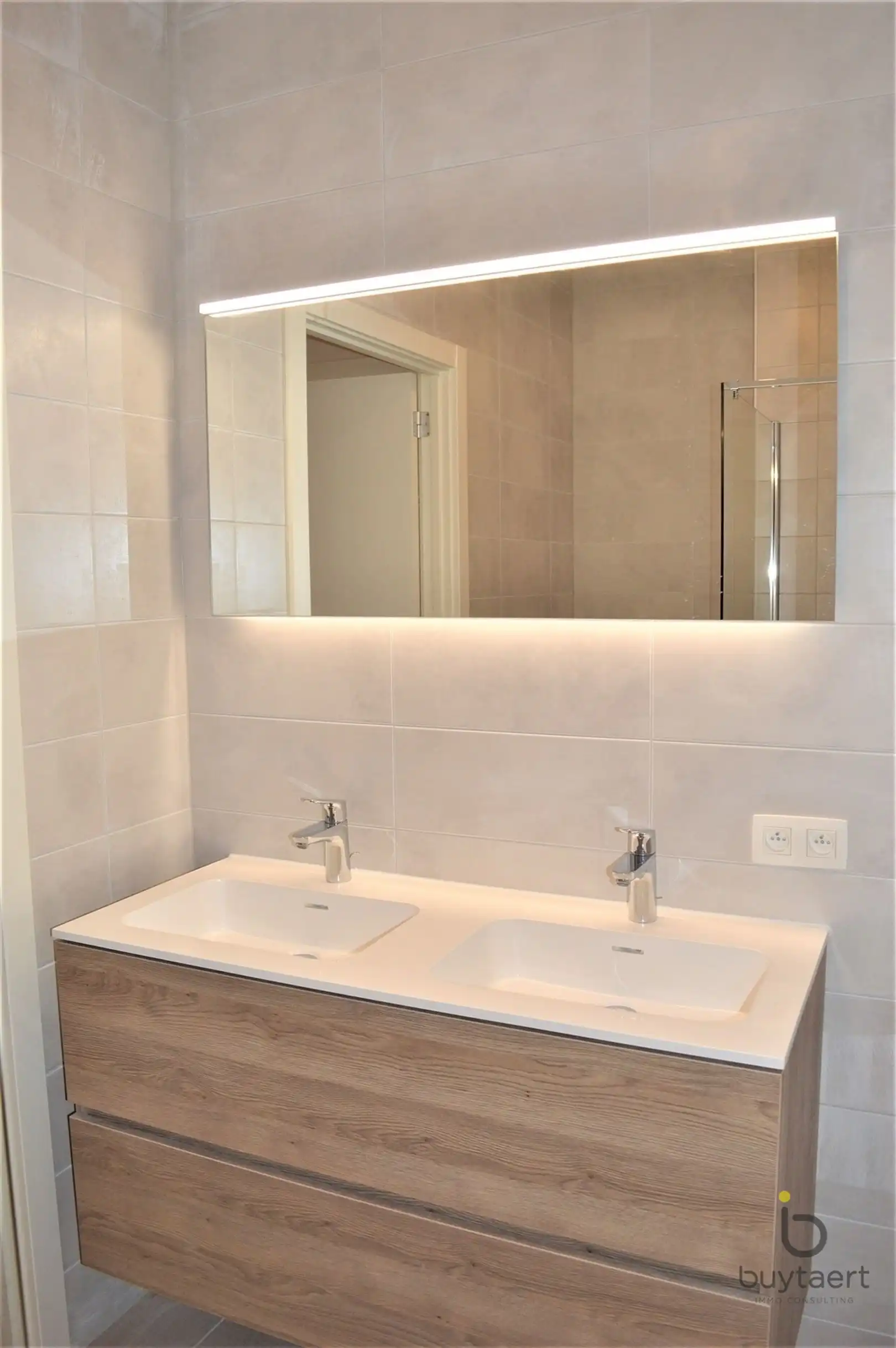 Schitterend appartement met zicht op de water! foto 11