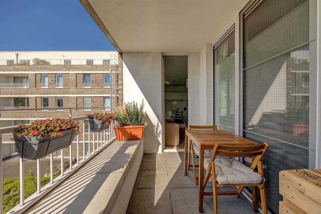 Recent appartement met terras en binnentuin foto 6