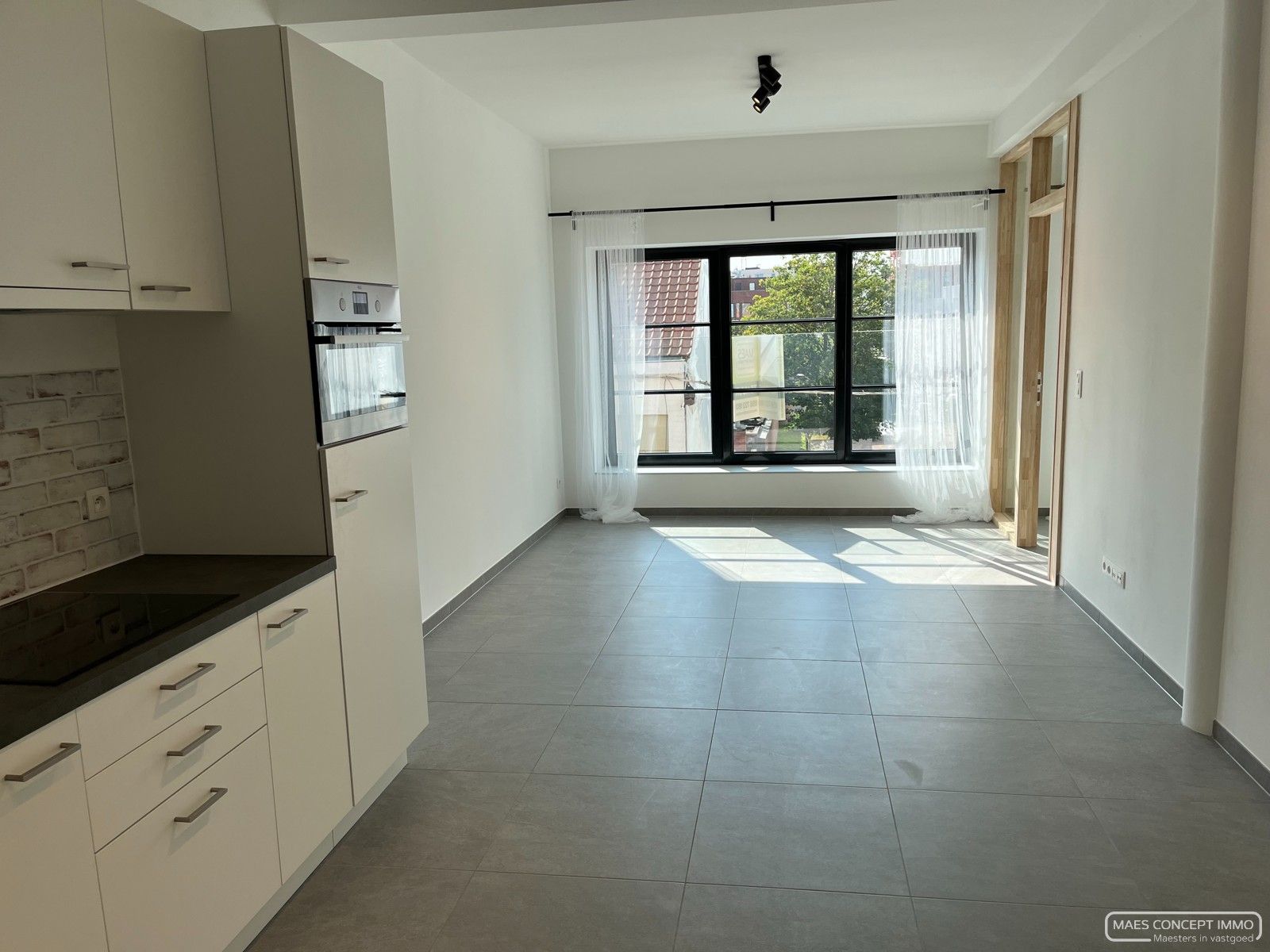 Nieuw appartement te huur in geklasseerd gebouw, centrum Kortrijk foto 2