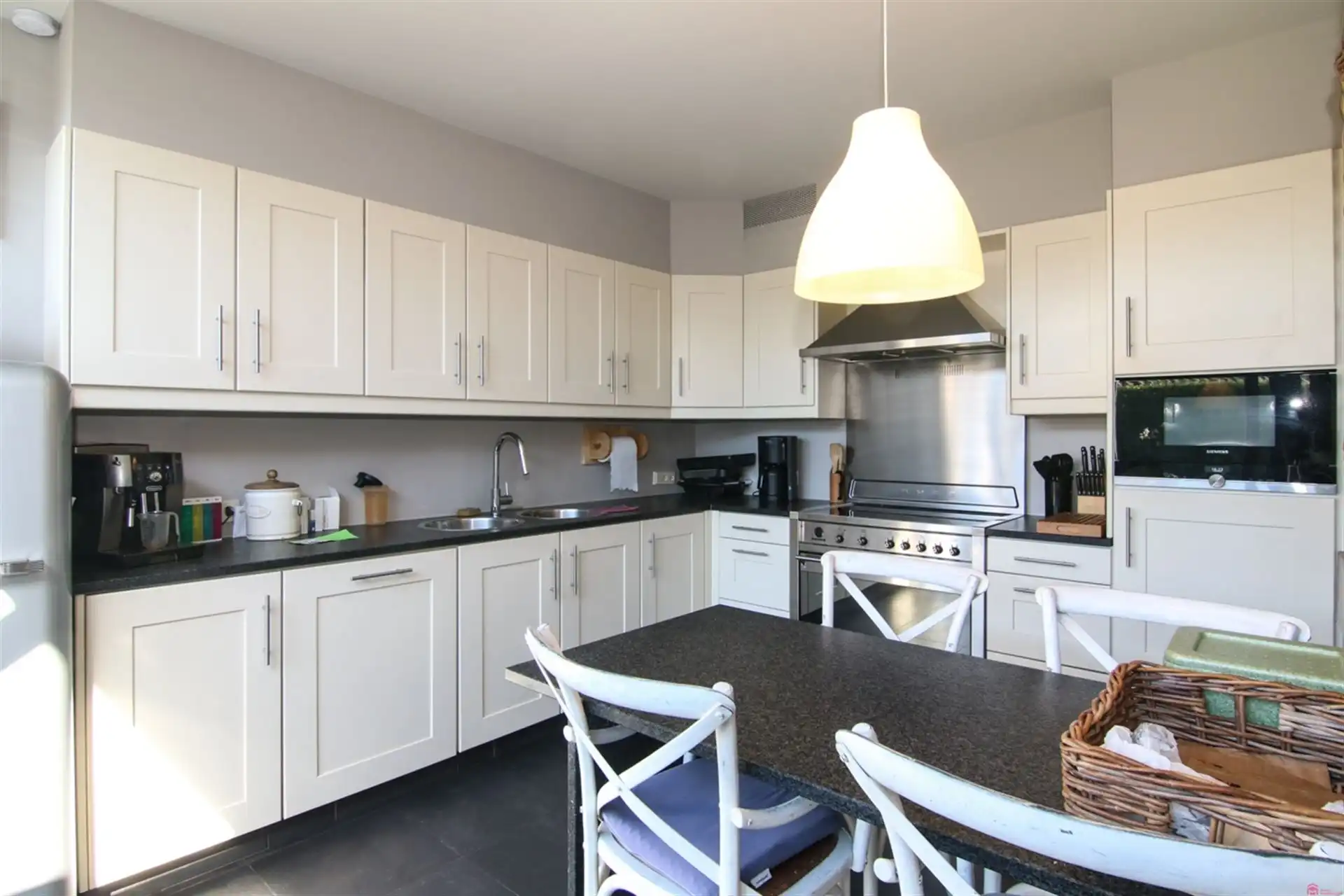 woning met verzorgd magazijn foto 8