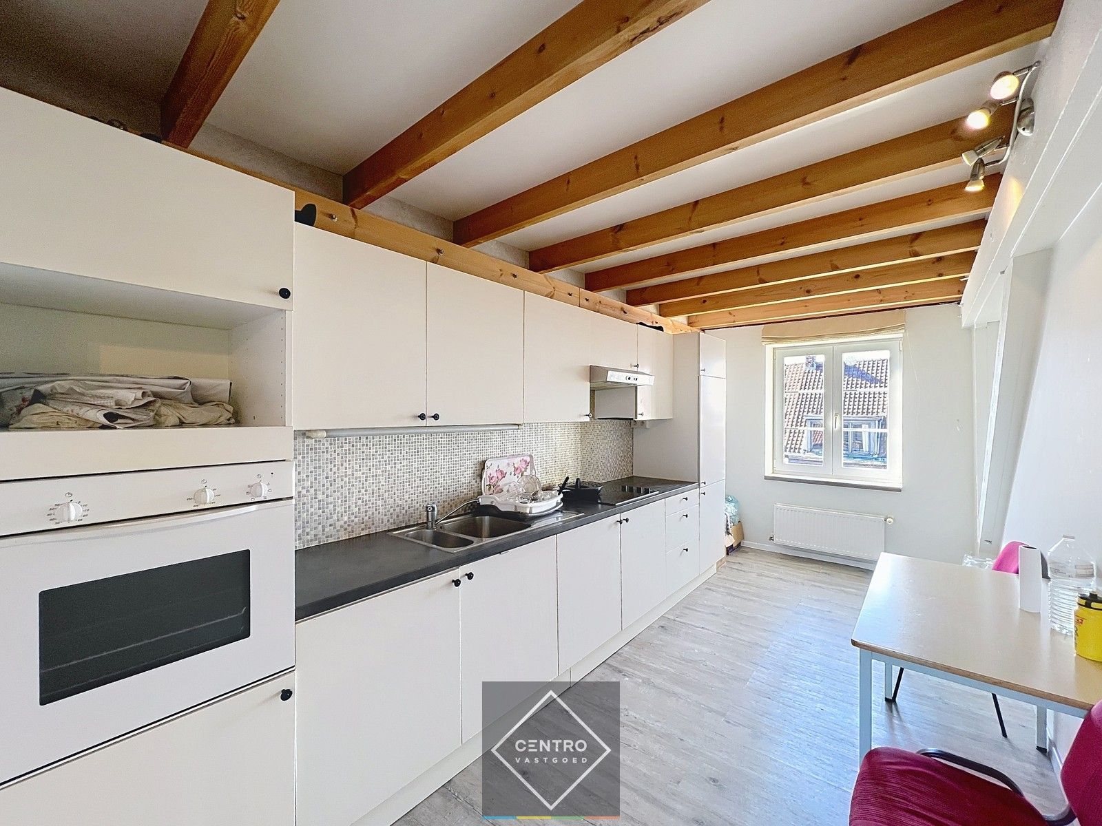 DUPLEX appartement te huur in het hartje van Roeselare. foto 4