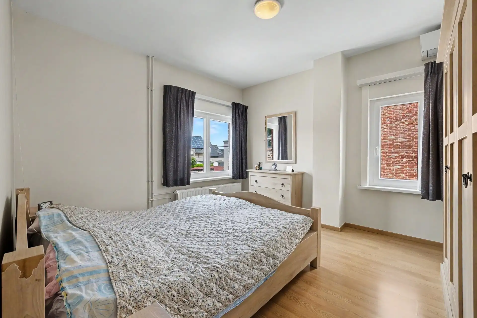 Goed gelegen halfopen bebouwing met ruime oprit, 3 slaapkamers en tuin foto 12