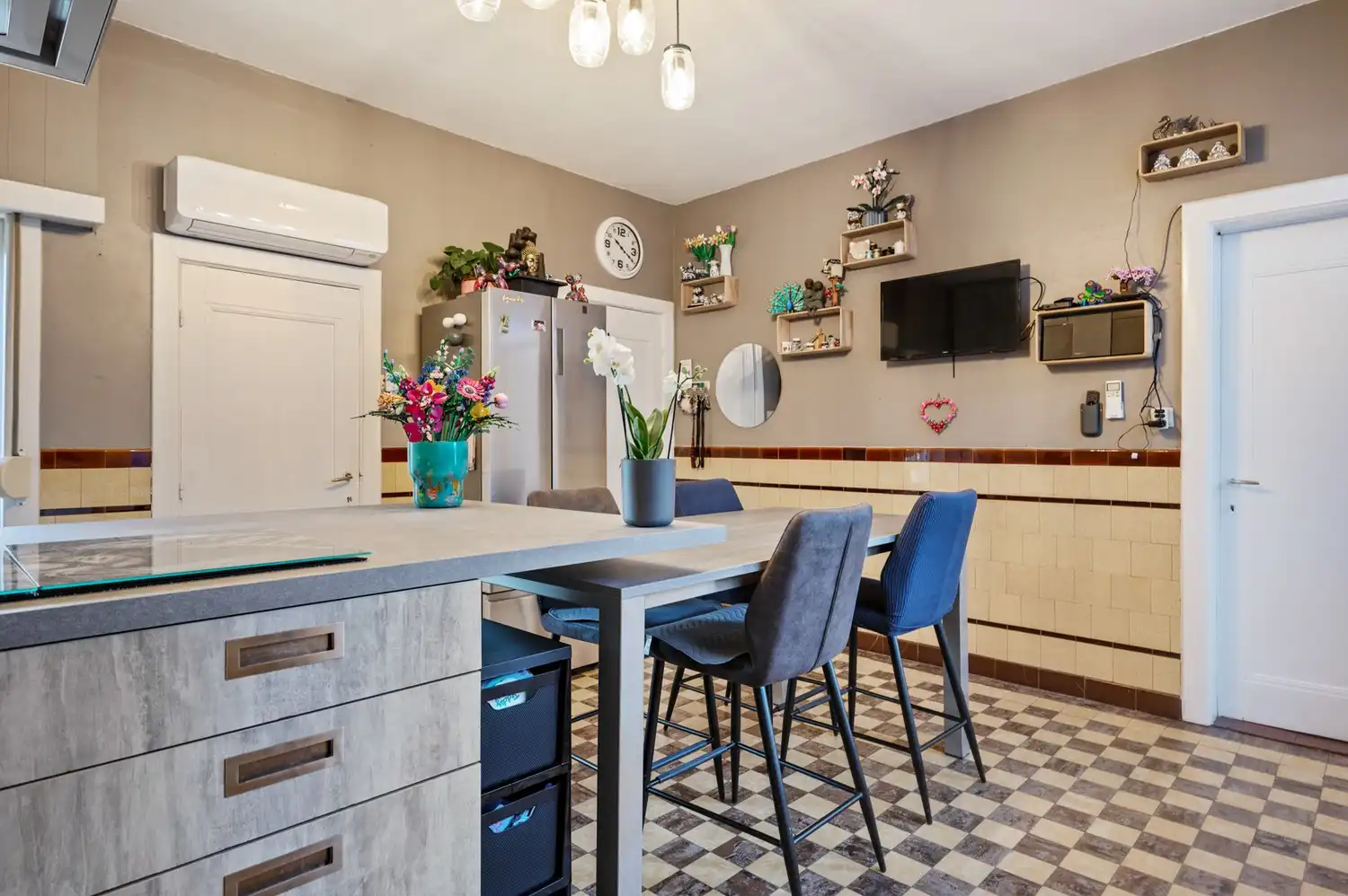 Authentieke woning met 4 slpkrs, loft en magazijn te O-L-V-Waver foto 8