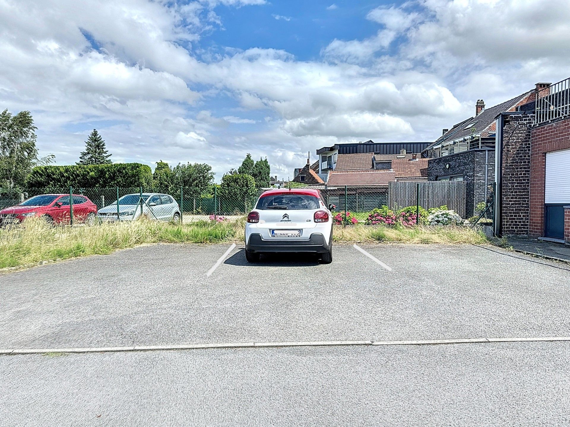 Instapklaar commerciële ruimte nabij het station Liedekerke foto 11