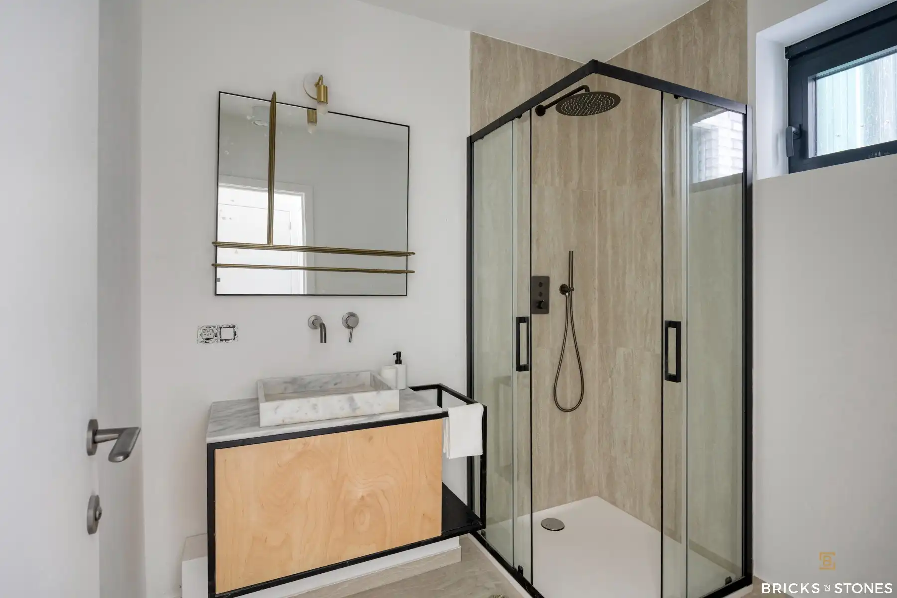 Luxe nieuwbouw appartement met 2 slaapkamers en terras foto 12