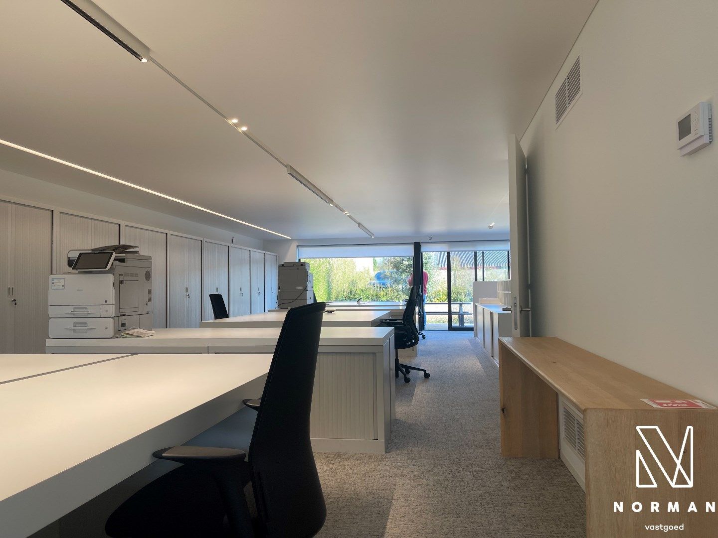 Te huur: Modern en volledig ingericht kantoor – 233 m² in Kuurne foto 7