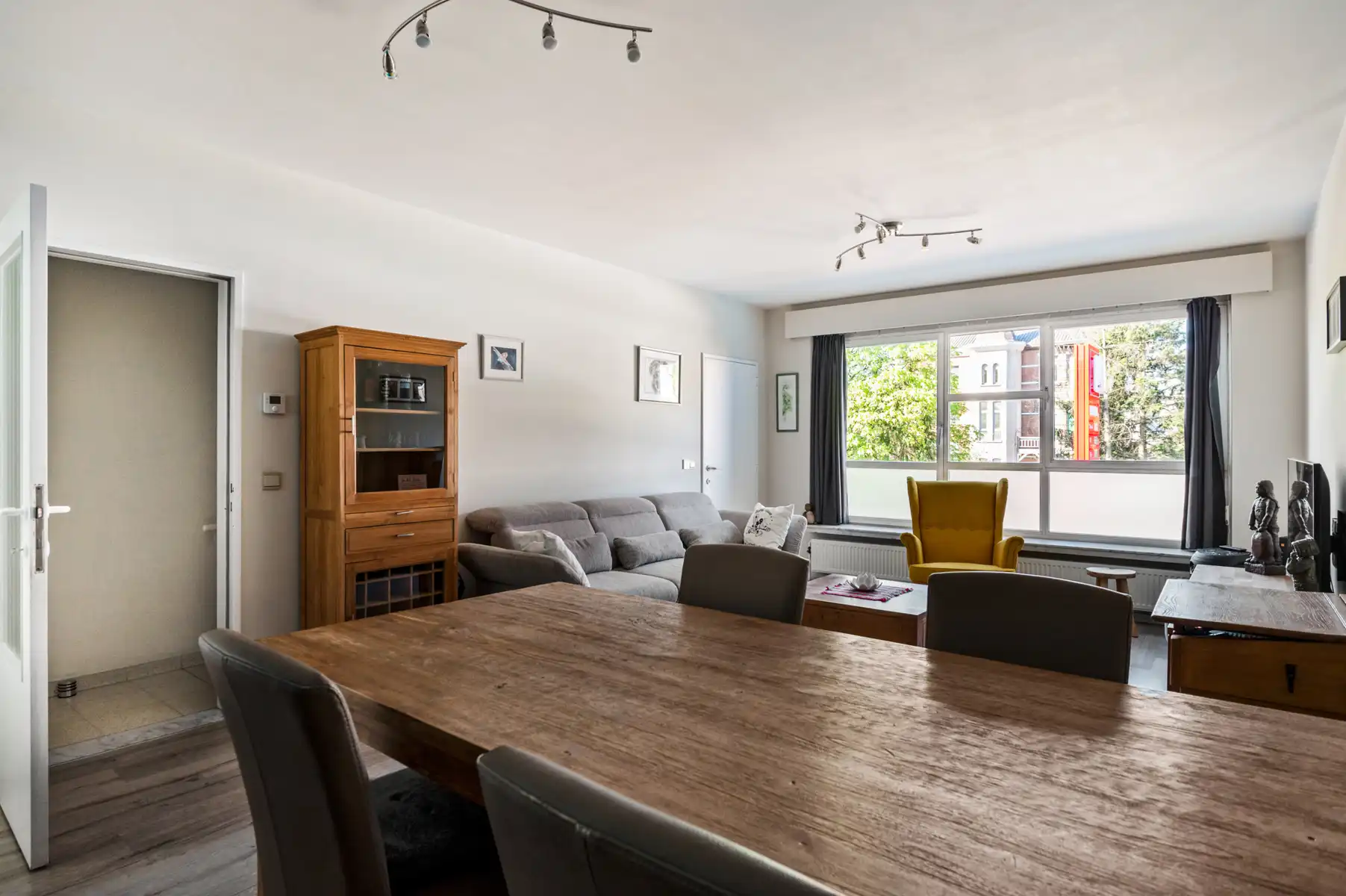 Instapklare woning met 2 kamers, tuin en garage foto 2