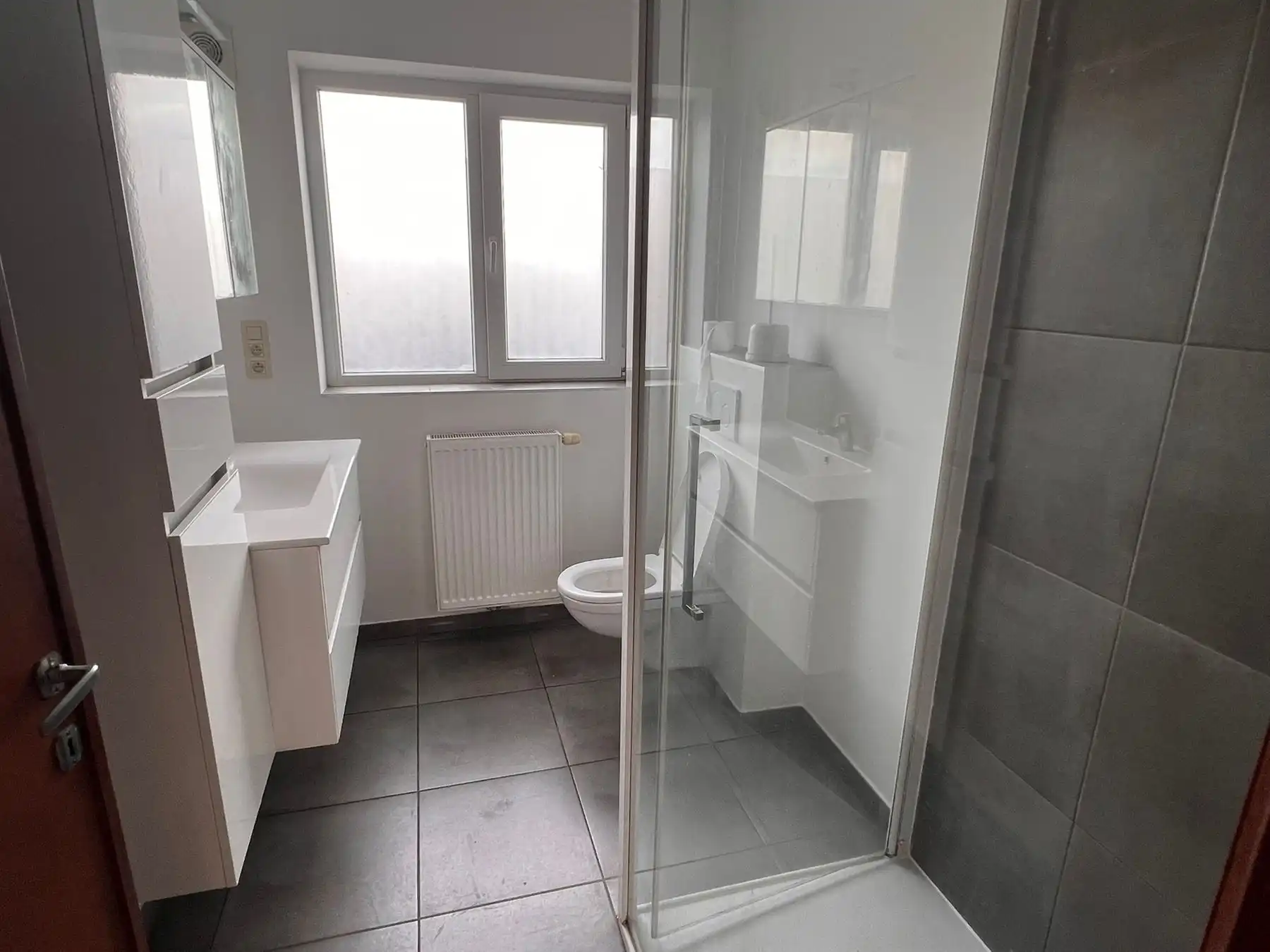 Aangename woning met 5 slaapkamers en garage foto 4