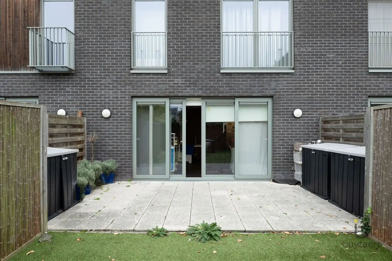 RUIME EN LICHTRIJKE PRAKTIJK IN GELIJKVLOERSAPPARTEMENT MET PRIVÉ-TUIN foto 30