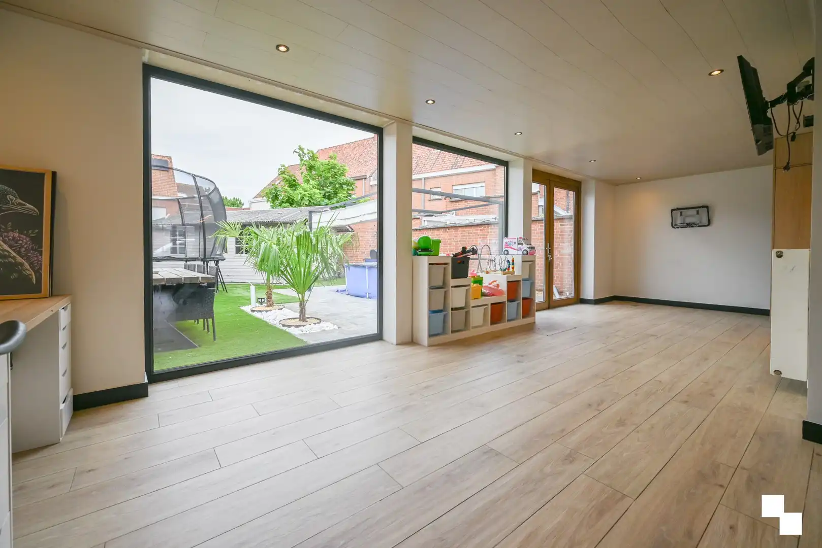 Energiezuinige, gerenoveerde gezinswoning met inpandige garage foto 13