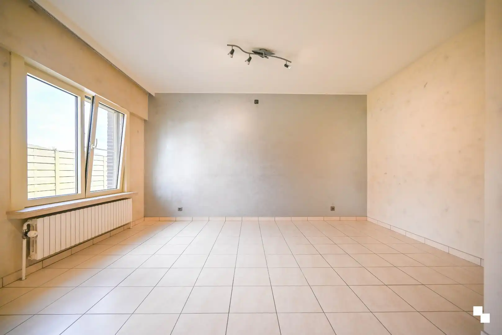 Woning met loods in Oostrozebeke foto 16