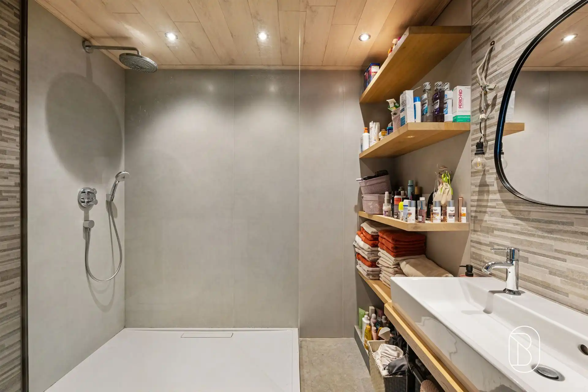 Ruime landelijke woning met 5 slpk, loods en tuin foto 14