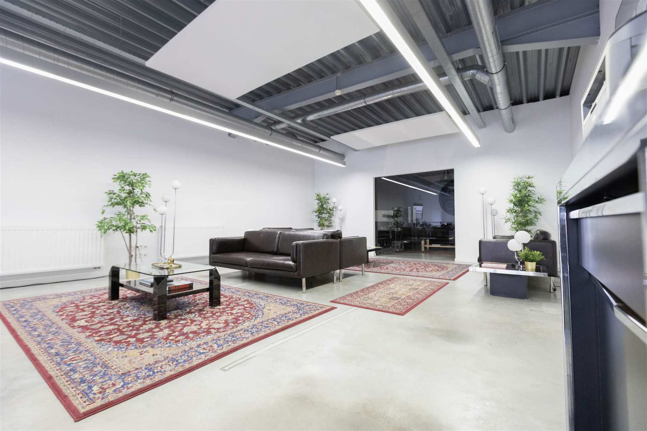 Moderne kantoor- en opslag ruimte foto 9