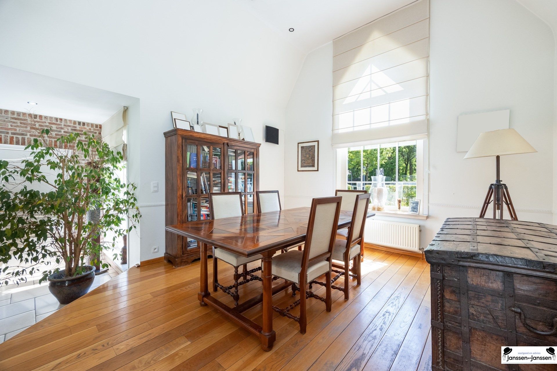 Exclusieve villa met zwembad en kantoorruimte foto 10