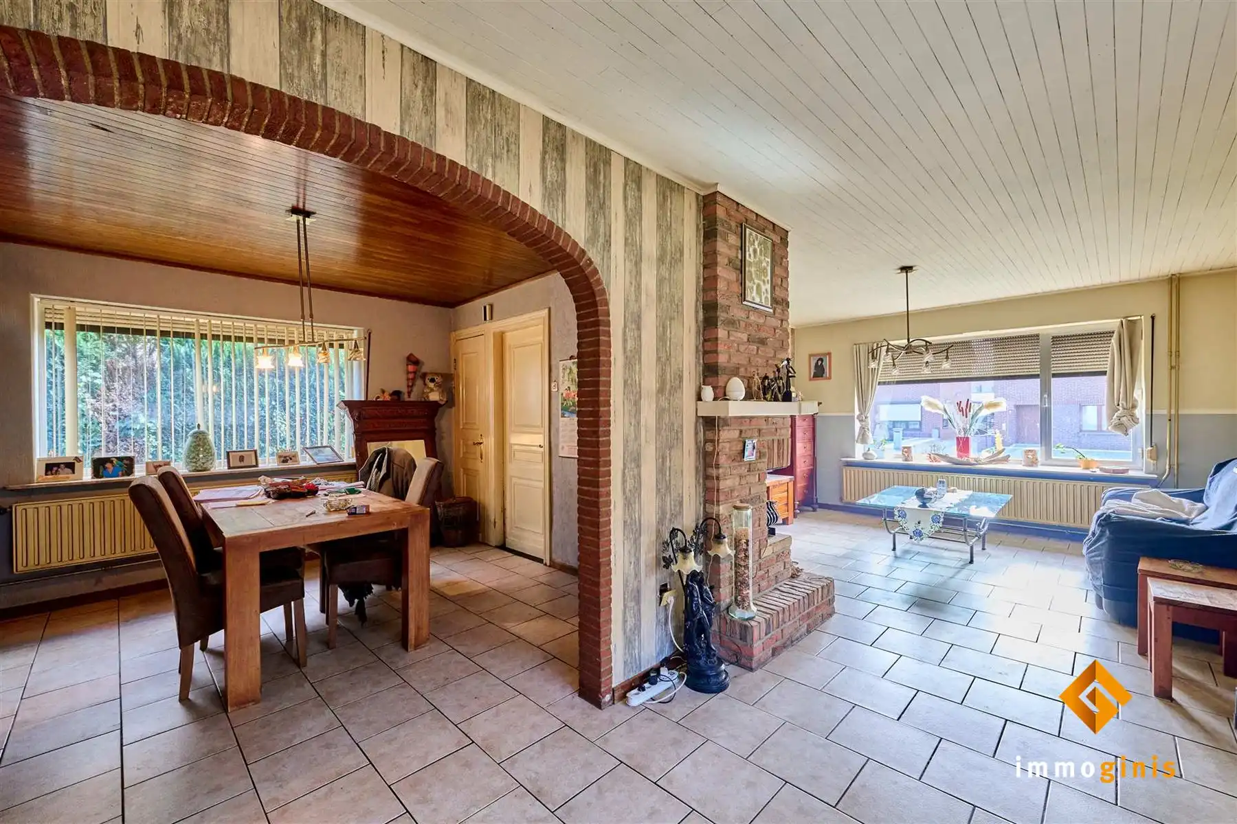 Knusse, te renoveren woning met 3 slaapkamers op een ruim perceel van 8a62ca! foto 4