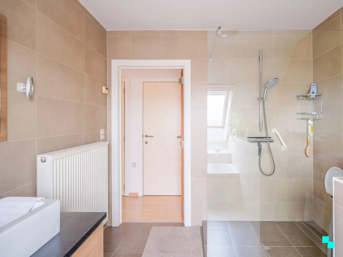 Lichtrijk duplexappartement met drie slaapkamers aan de rand van Gent foto 22