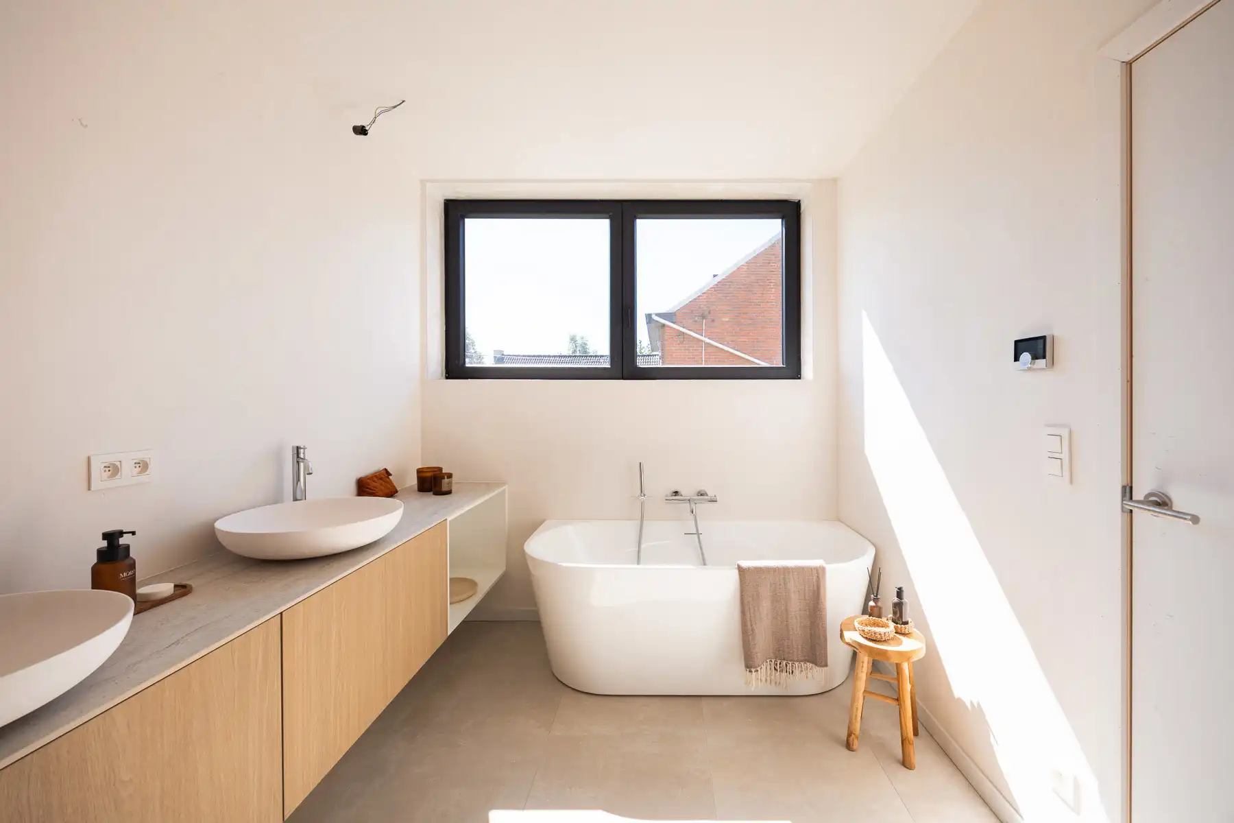 Prachtige nieuwbouwwoning met top afwerking foto 18