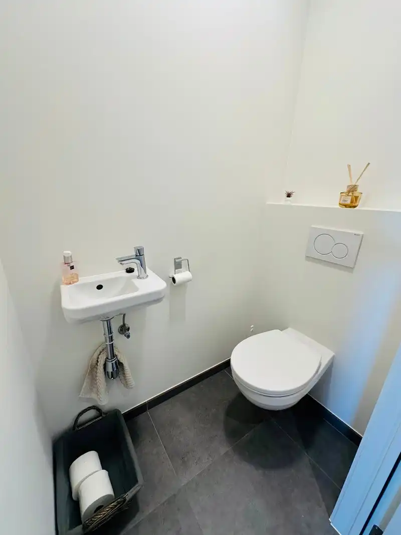 Modern nieuwbouw appartement te Nieuwerkerken foto 13