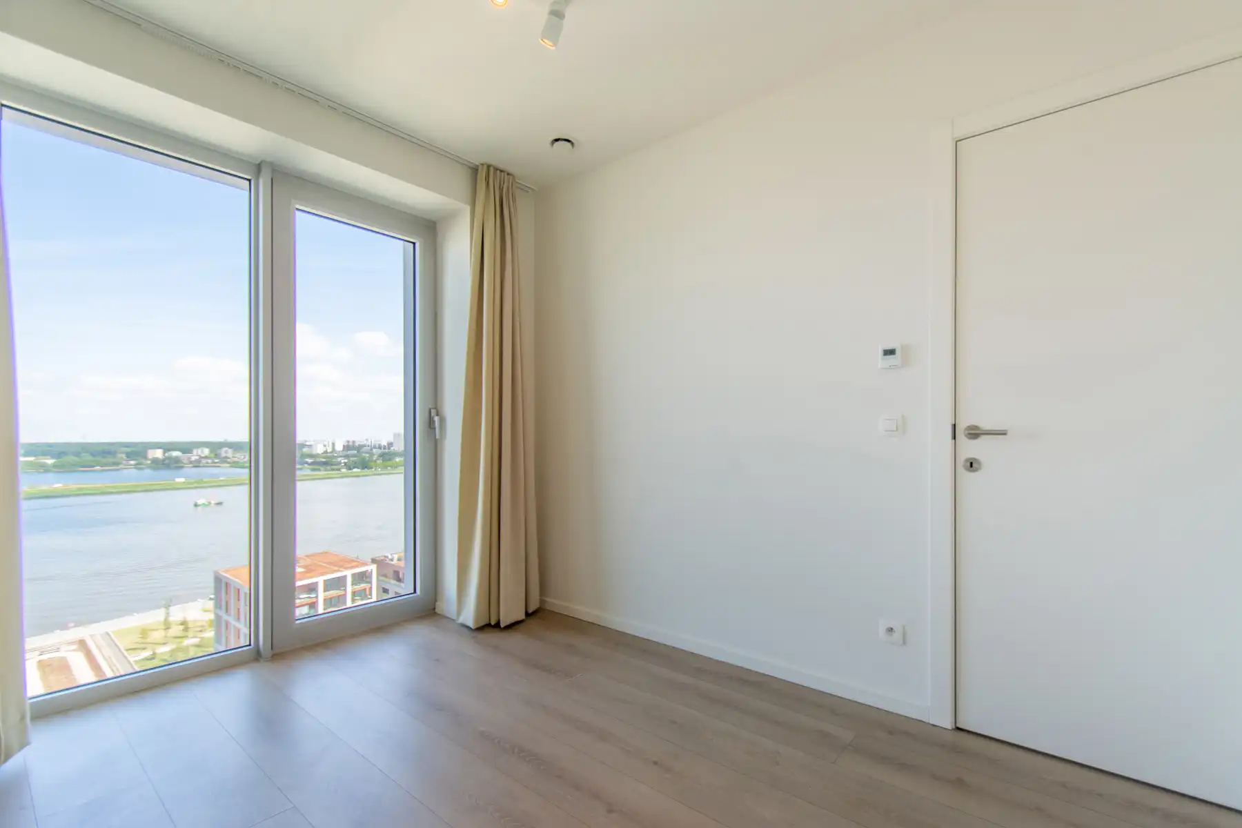 Gezellig 2-slaapkamer app. met prachtig zicht foto 13