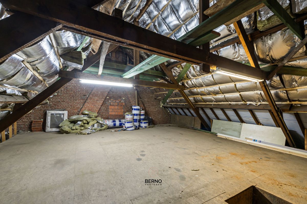 Rustig gelegen woning met 3 slaapkamers en ruime garage. foto 23