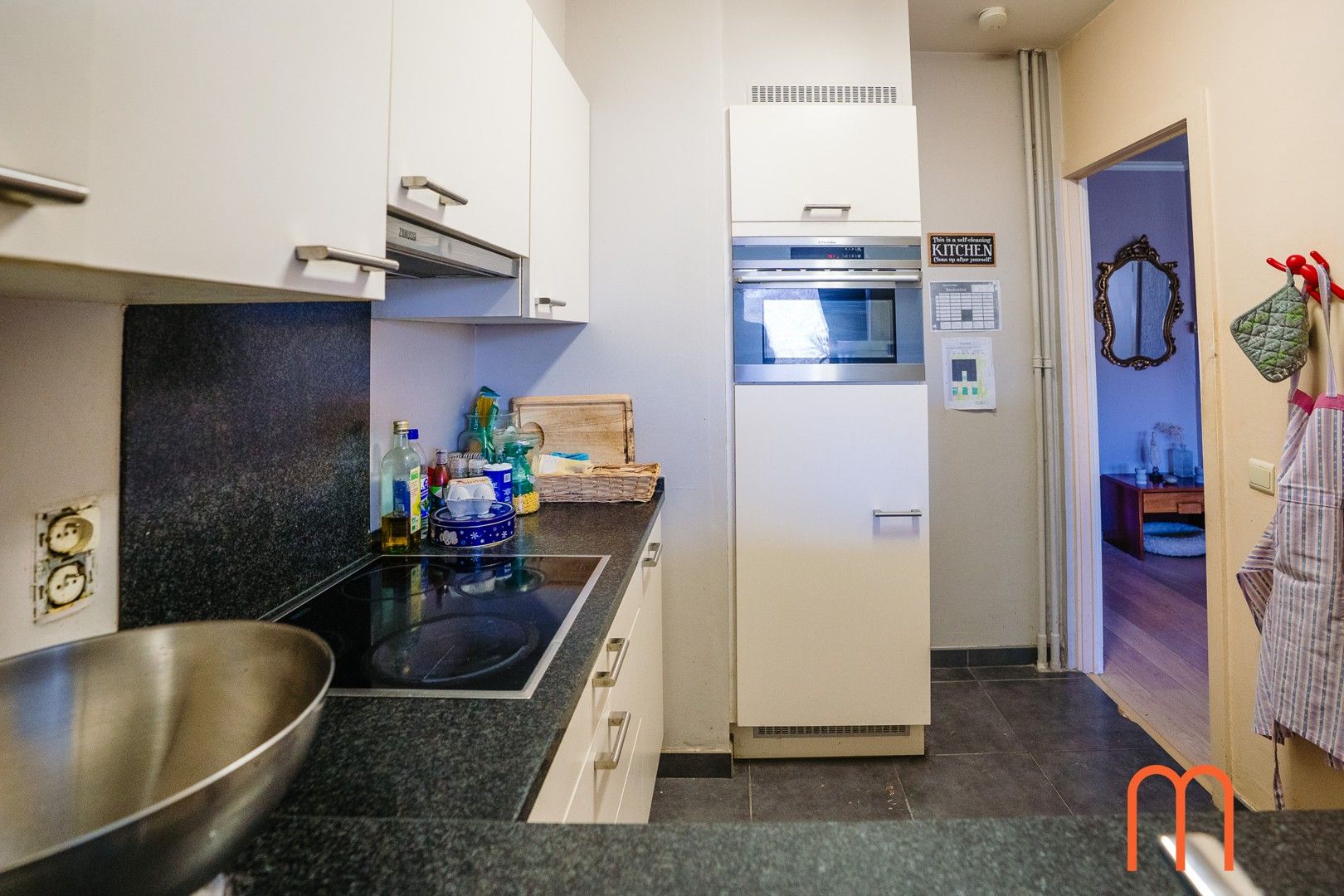 Op te frissen appartement gelegen aan het prachtige Prinses Clementinaplein in Oostende. foto 6
