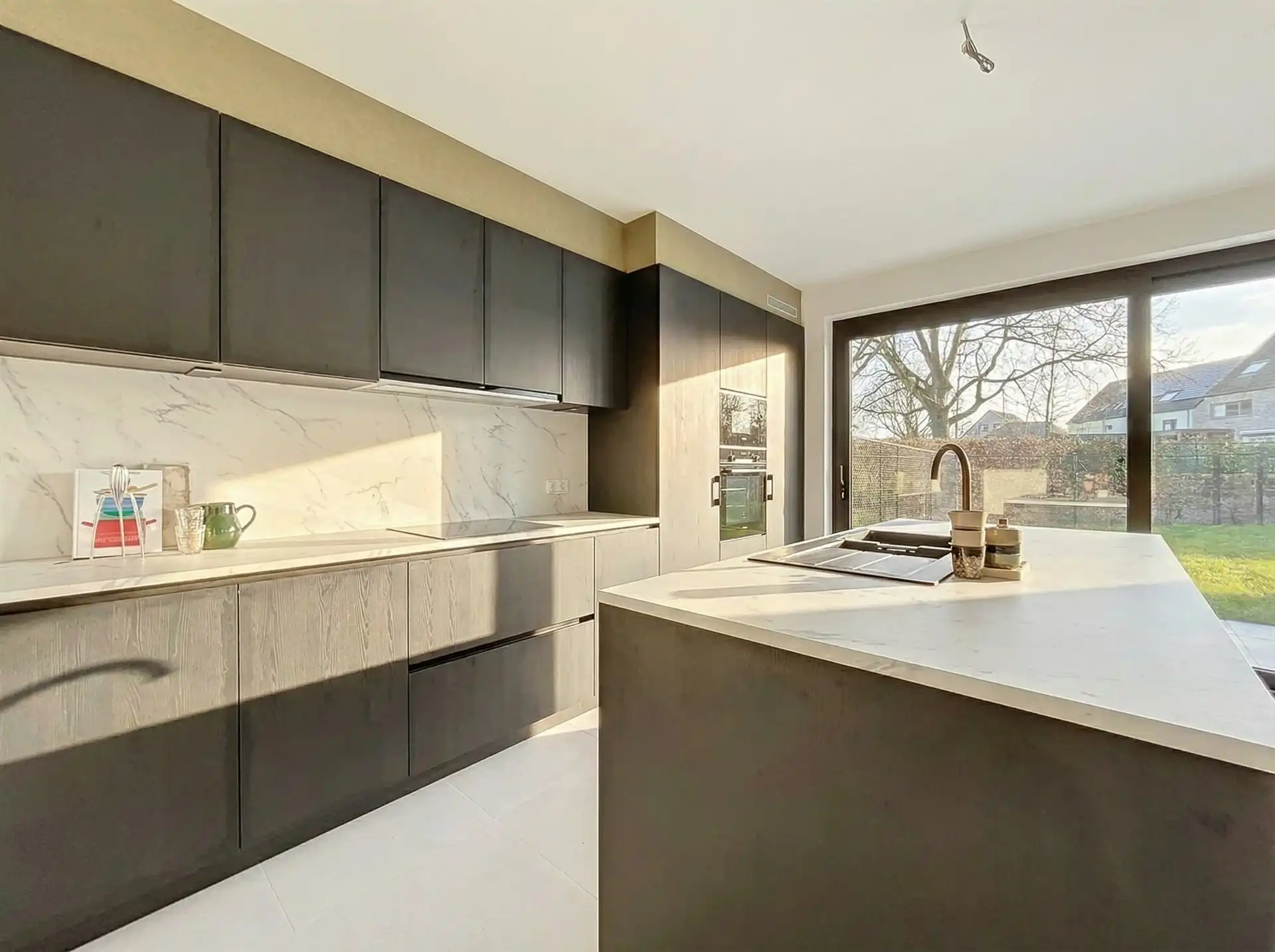 Prachtige Nieuwbouwwoning met 4 slaapkamers en 2 badkamers! foto 3