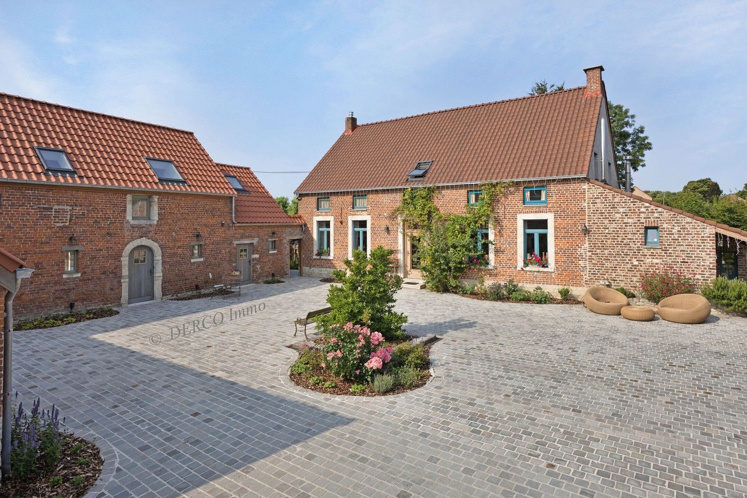 prachtig gerenoveerde vierkantshoeve met "een ZIEL" foto {{pictureIndex}}