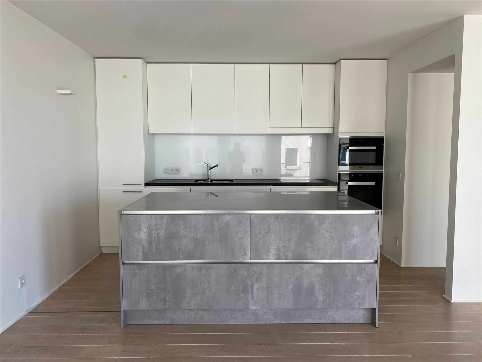 Ruim luxe appartement met 3 slk foto 4