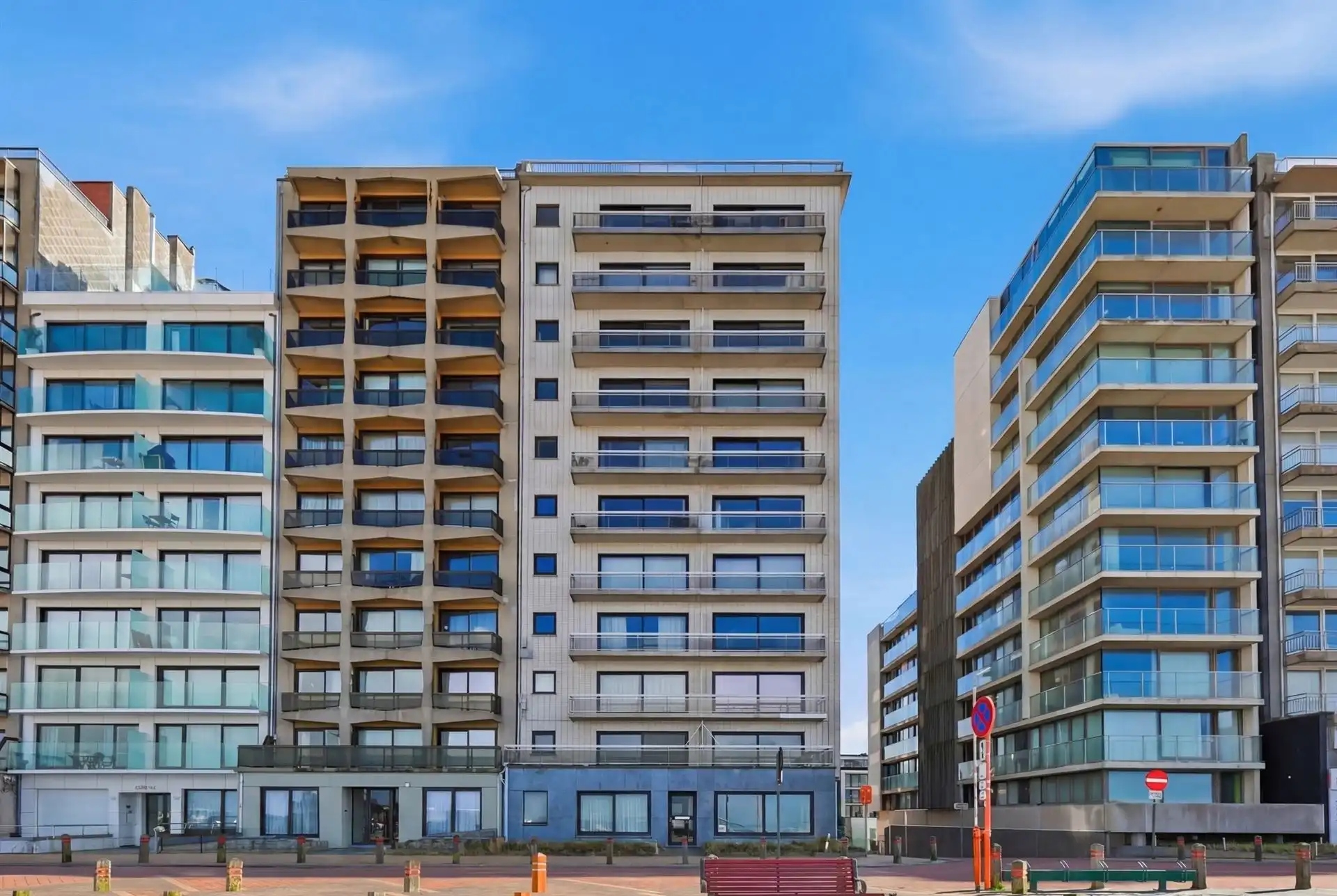 FRONTAAL ZEEZICHT / RIANTE GEVELBREEDTE  foto 20