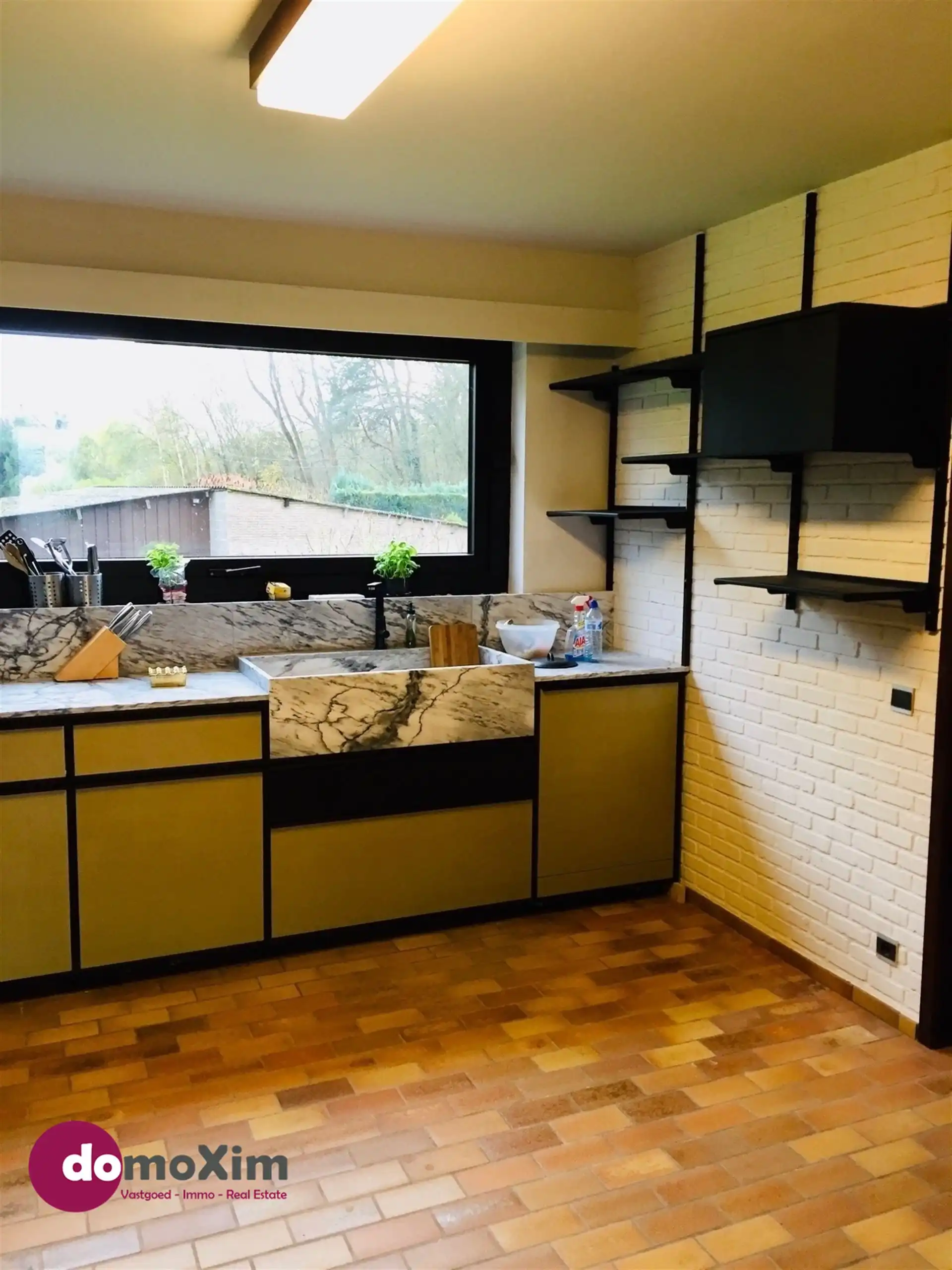 Vintage architectenwoning in de natuur vlakbij de E19 foto 6
