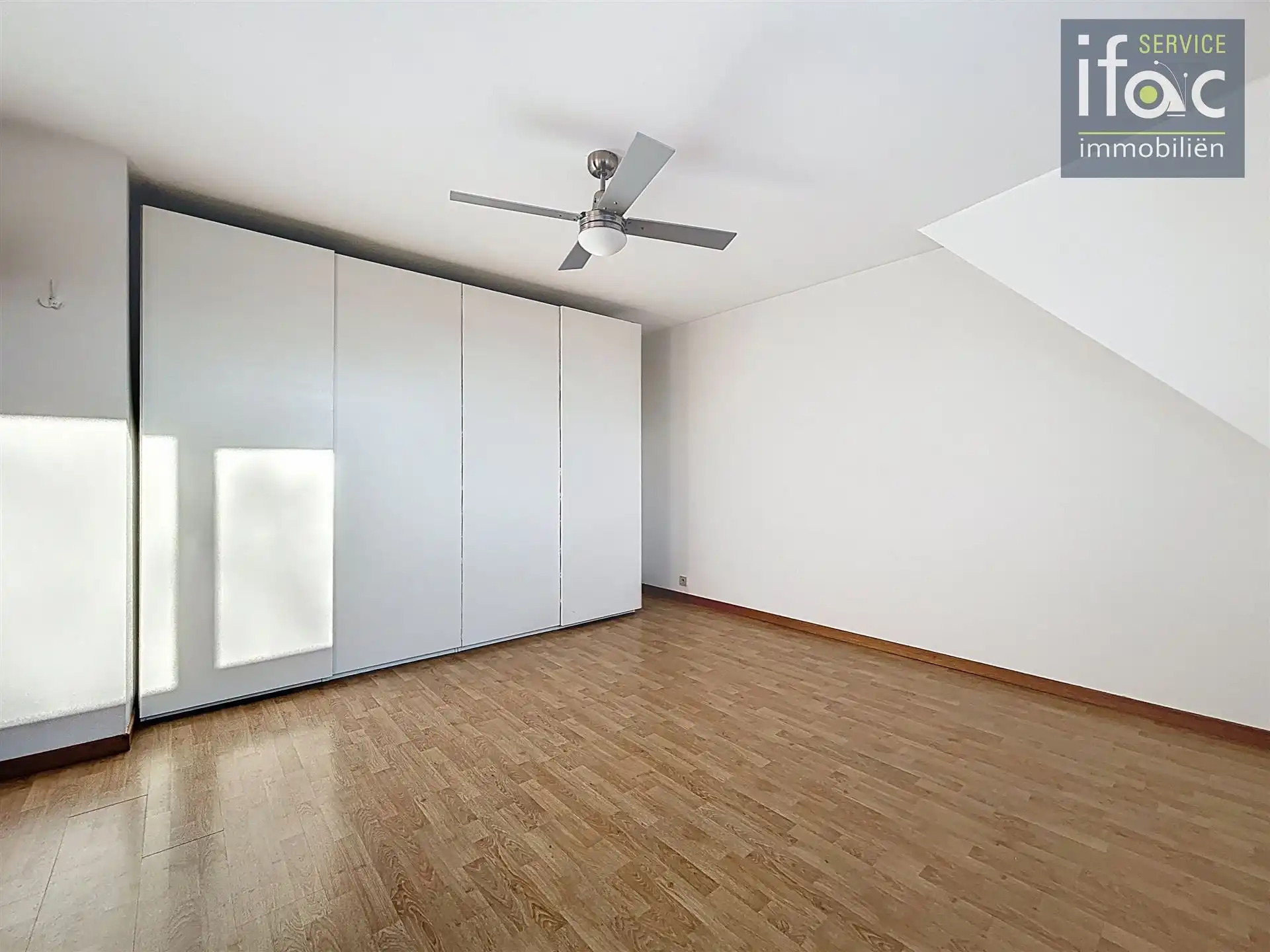 Villa met 5 slaapkamers, 2 badkamers op uitstekende locatie foto 13