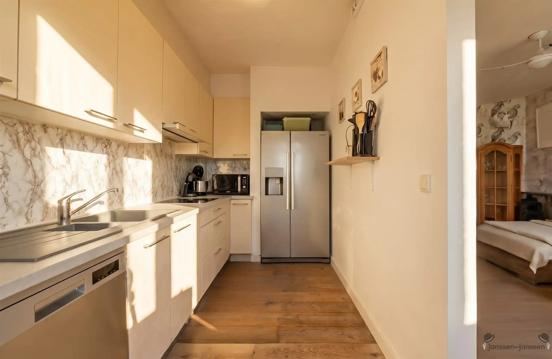 Woning met 3 (mog.4) slk, garage en ruime tuin in Brasschaat foto 3