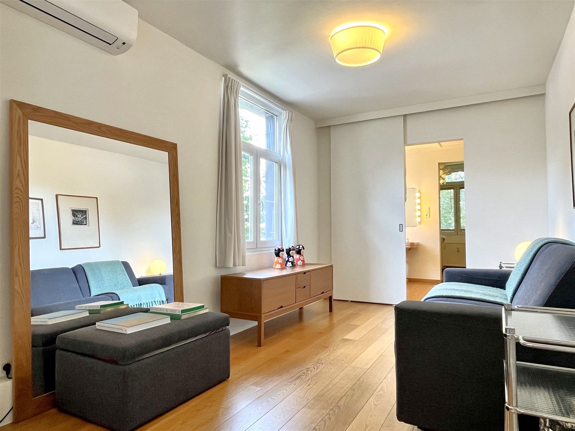 Prachtig gemeubelde studio in authentiek herenhuis! foto {{pictureIndex}}