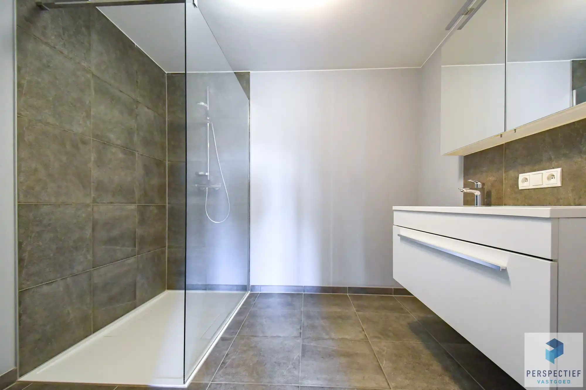 BEZOEKMOMENT ZATERDAG 28/03 VAN 9U TOT 10U30 | Volledig afgewerkt nieuwbouw gelijkvloers appartement met tuin, berging en garage foto 11