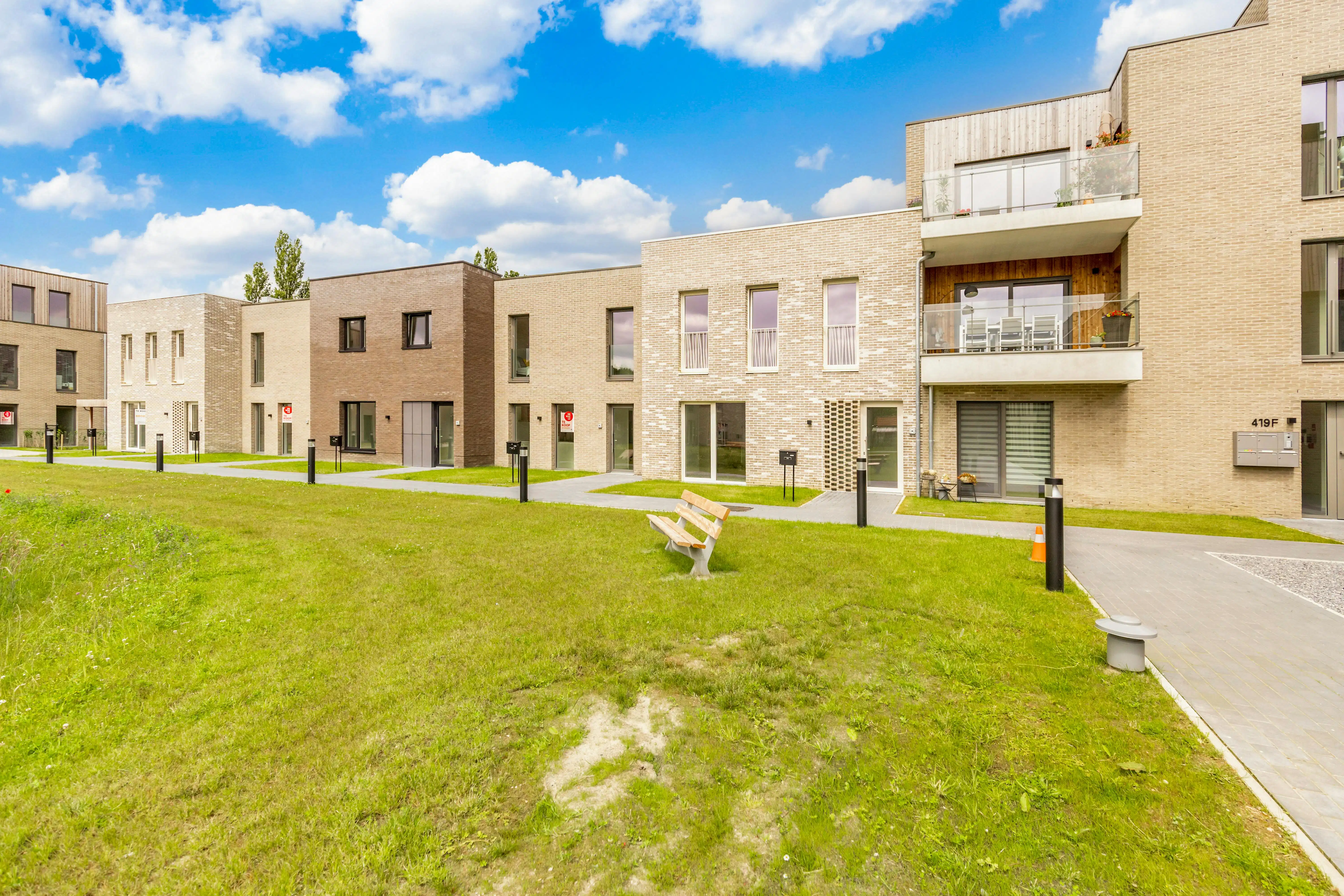 Energiezuinige nieuwbouwwoning met 3 slaapkamers vlakbij het centrum van Hasselt foto {{pictureIndex}}