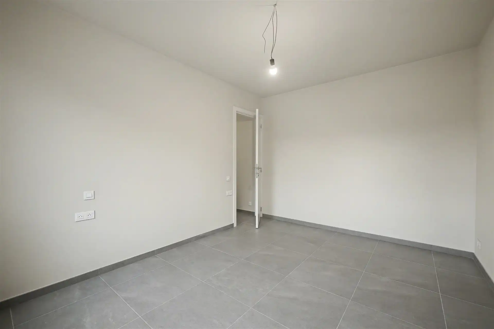 Afgewerkt nieuwbouwappartement met 1 slaapkamer en garage (67m²) foto 13